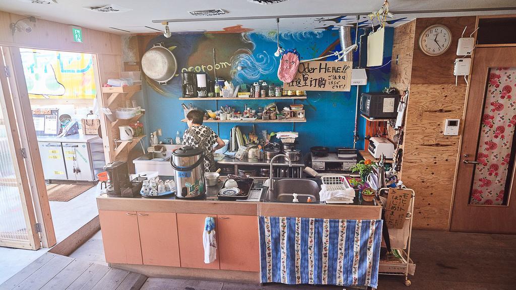 Kamagasaki University Of The Arts Cafe Garden Guest House Aka Cocoroom Осака Екстериор снимка